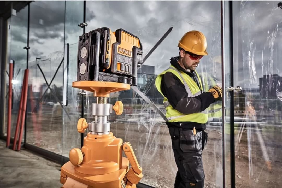 Najlepsza poziomica laserowa na zewnątrz - uniknij błędów przy wyborze