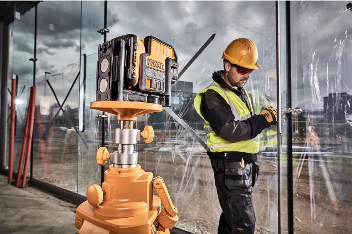 Najlepsza poziomica laserowa na zewnątrz - uniknij błędów przy wyborze