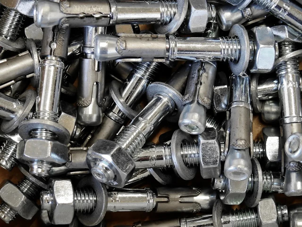 Kotwy w budownictwie: Klucz do stabilności i bezpieczeństwa konstrukcji