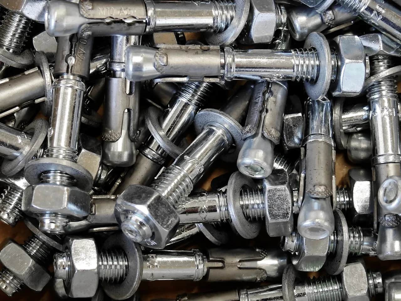 Kotwy w budownictwie: Klucz do stabilności i bezpieczeństwa konstrukcji