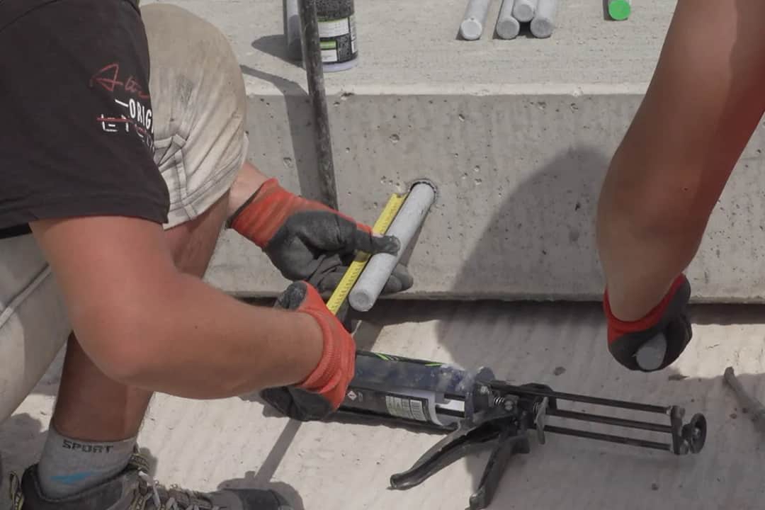 Jak prawidłowo stosować dyble i kotwy w nawierzchni betonowej?