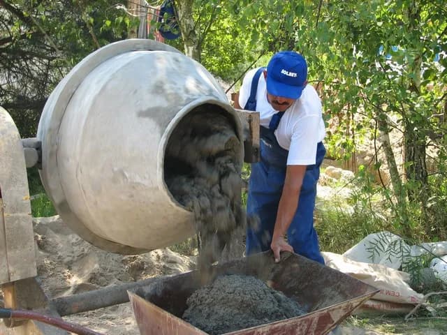 Zaprawa cementowa co to? Poznaj jej właściwości i zastosowanie