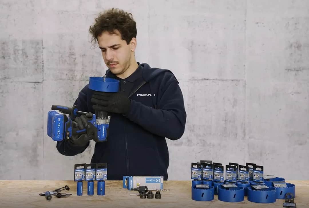 Jak zamontować otwornicę do wiertarki bez błędów i frustracji