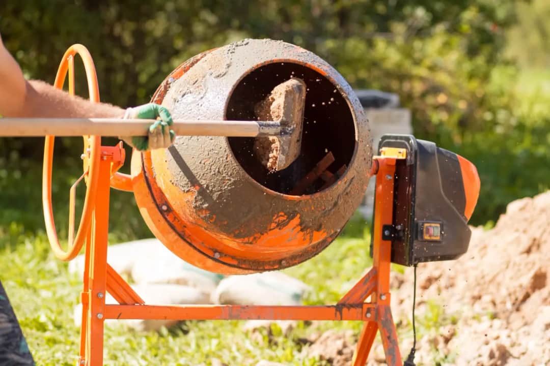 Ile łopat żwiru na worek cementu? Odkryj idealne proporcje dla betonu